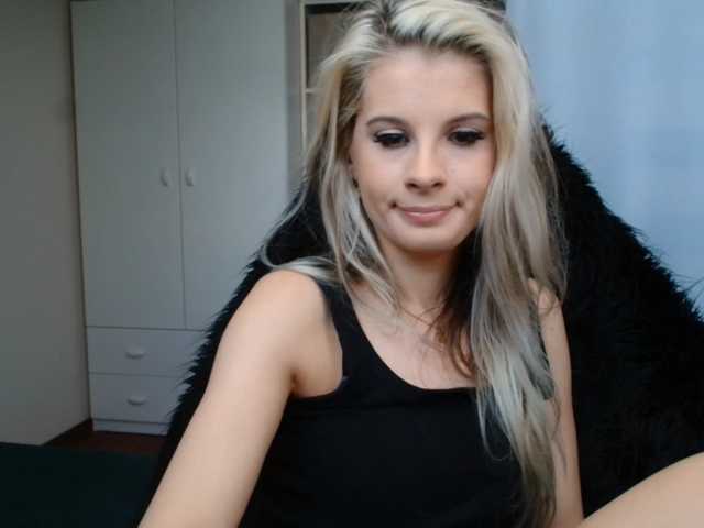 KristineNatural live cam on BongaCams