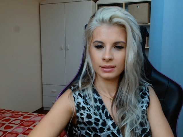 KristineNatural live cam on BongaCams