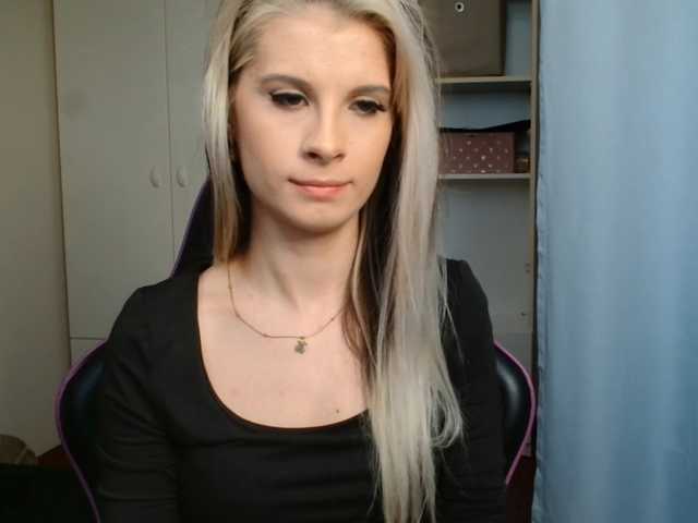 KristineNatural live cam on BongaCams