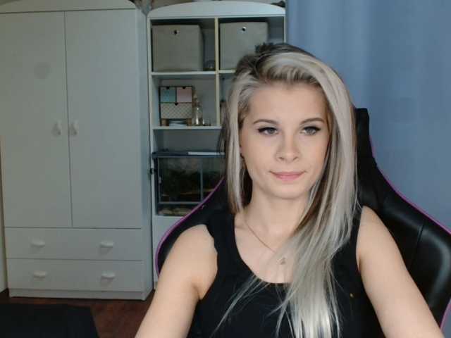 KristineNatural's BongaCams show and profile