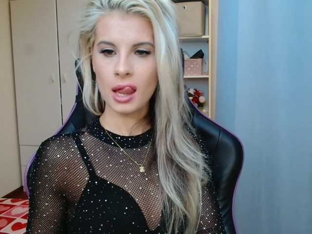 KristineNatural live cam on BongaCams