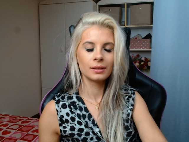 KristineNatural, live now on BongaCams