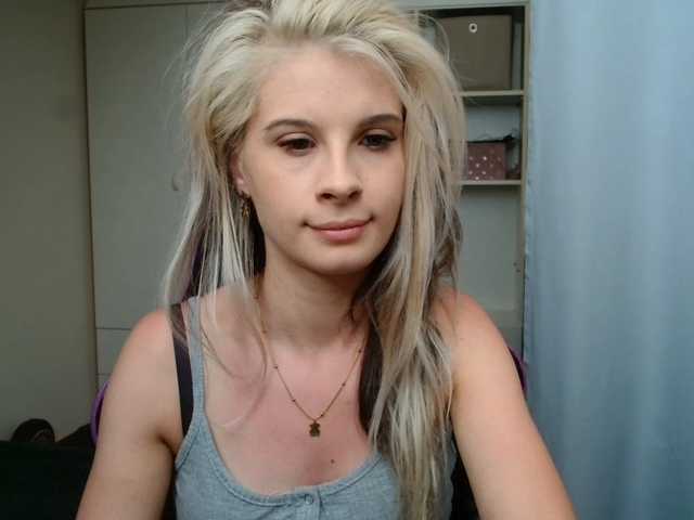 KristineNatural live cam on BongaCams