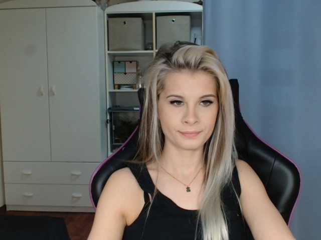 KristineNatural's BongaCams show and profile
