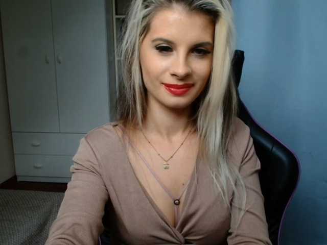 KristineNatural live cam on BongaCams