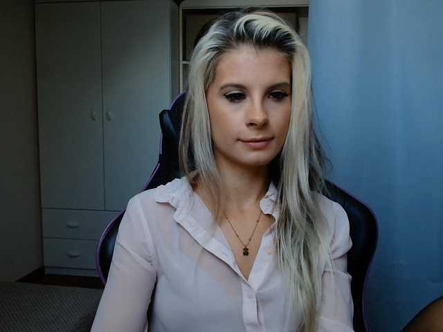 KristineNatural live cam on BongaCams