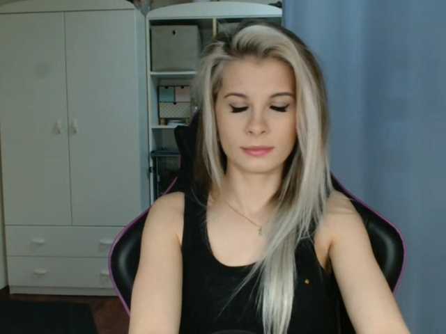 KristineNatural's BongaCams show and profile