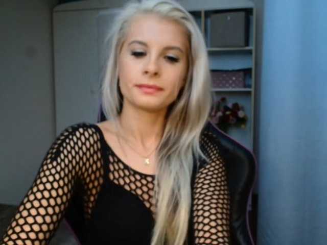 KristineNatural live cam on BongaCams