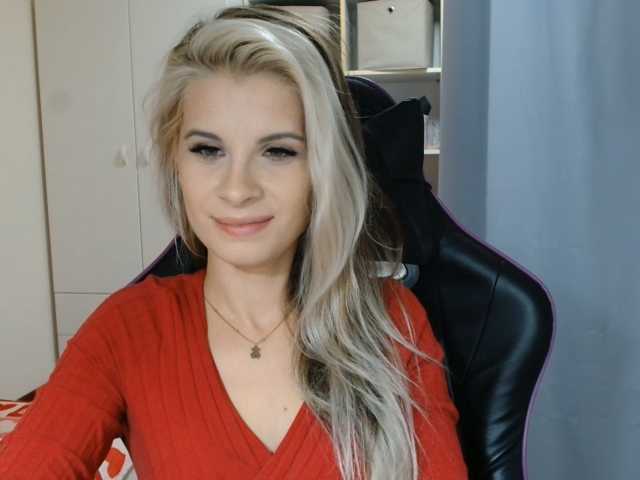 KristineNatural live cam on BongaCams