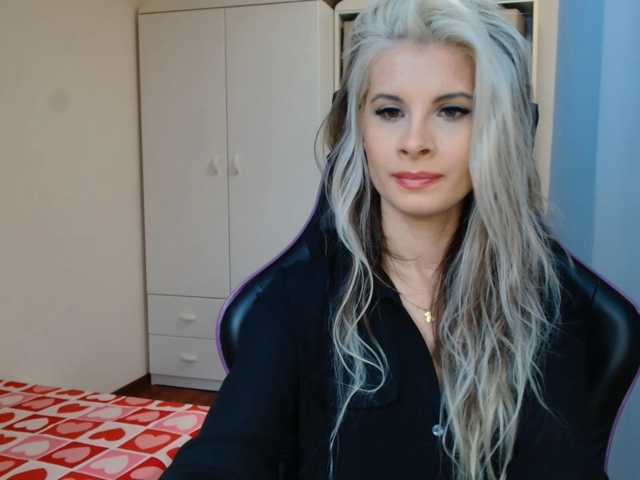 KristineNatural live cam on BongaCams