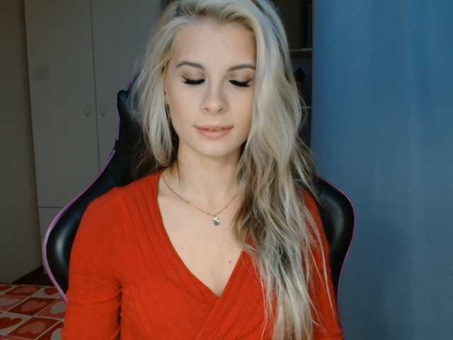 KristineNatural live cam on BongaCams