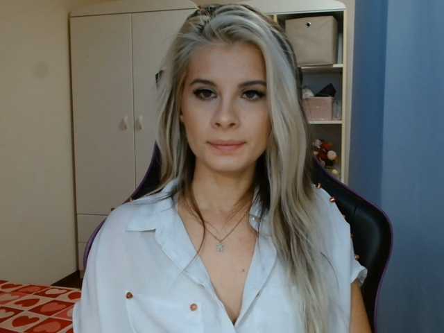 KristineNatural webcam