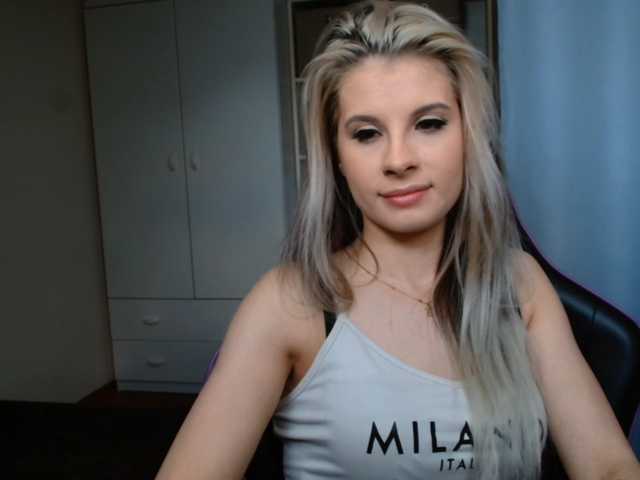 KristineNatural live cam on BongaCams