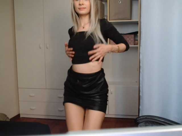 KristineNatural live cam on BongaCams