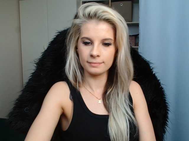 KristineNatural live cam on BongaCams