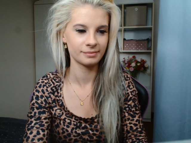 KristineNatural live cam on BongaCams