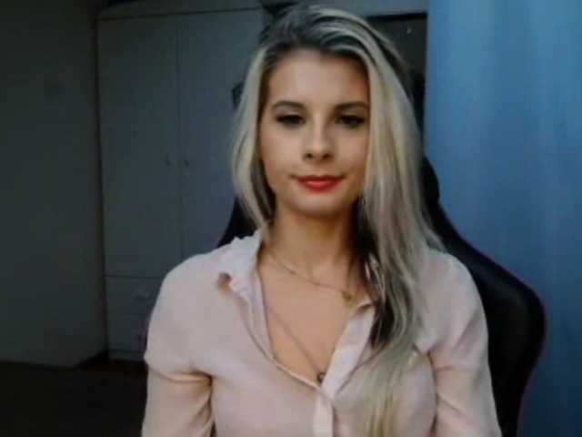 KristineNatural live cam on BongaCams