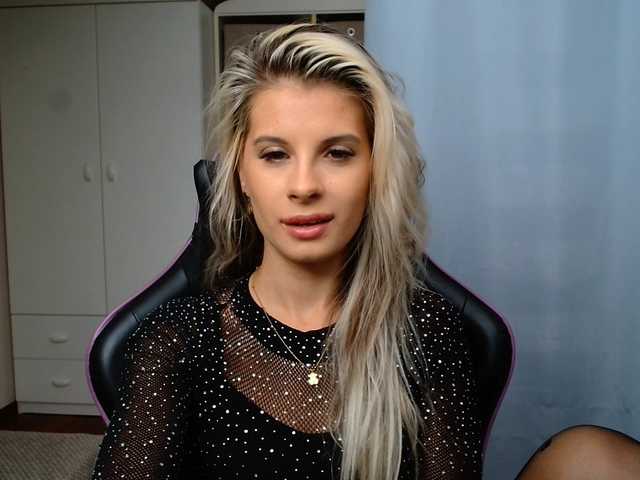 KristineNatural live cam on BongaCams