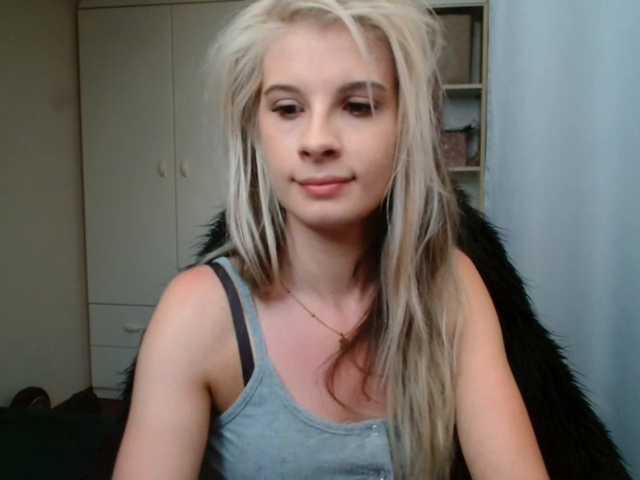 KristineNatural live cam on BongaCams