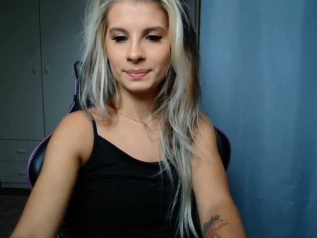 KristineNatural live cam on BongaCams