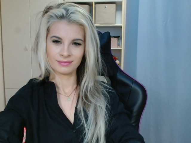 KristineNatural live cam on BongaCams