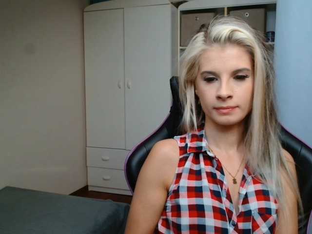 KristineNatural live webcam show
