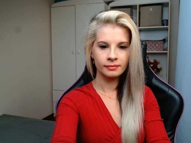 KristineNatural live cam on BongaCams