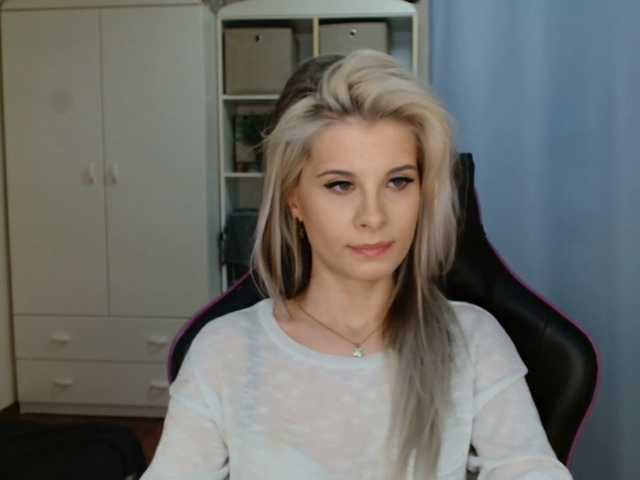 KristineNatural's BongaCams show and profile