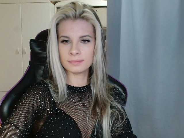 KristineNatural live cam on BongaCams