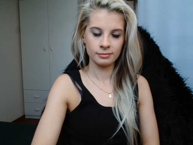 KristineNatural live cam on BongaCams