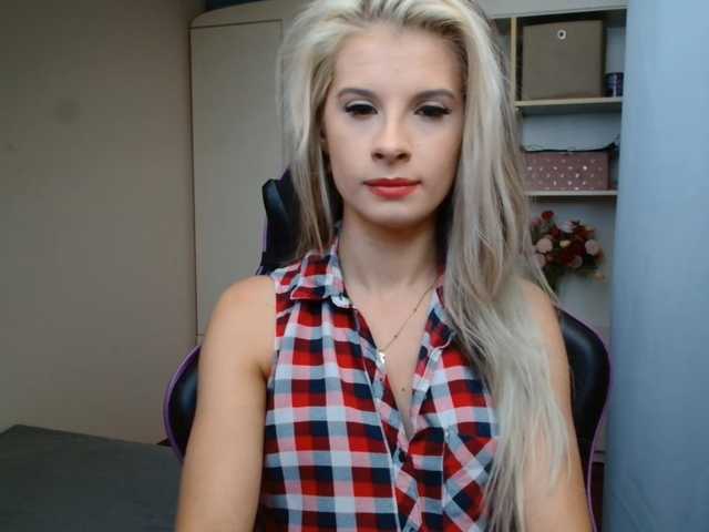 KristineNatural live webcam show