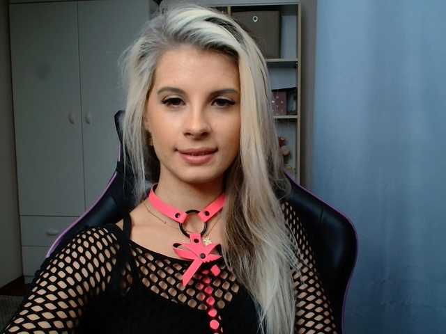 KristineNatural live cam on BongaCams