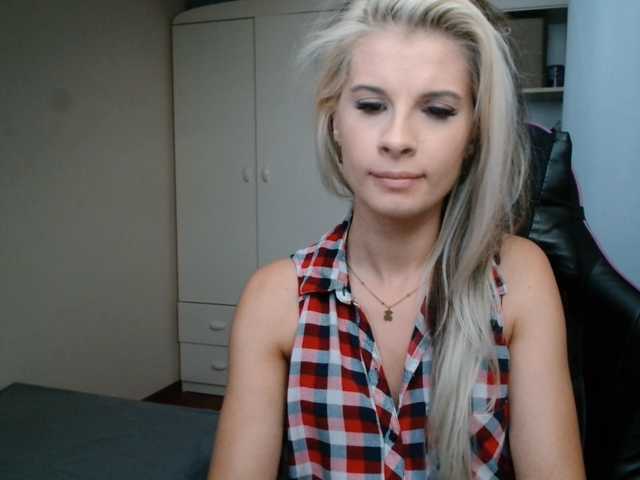 KristineNatural live webcam show