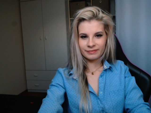 KristineNatural live cam on BongaCams