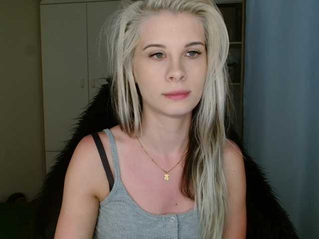KristineNatural live cam on BongaCams