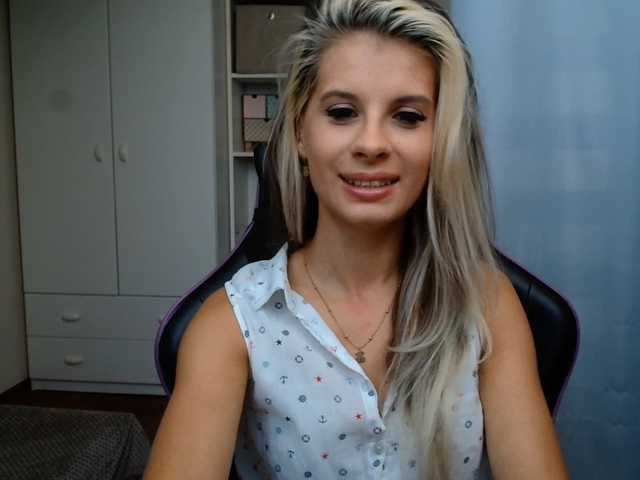 KristineNatural live cam on BongaCams