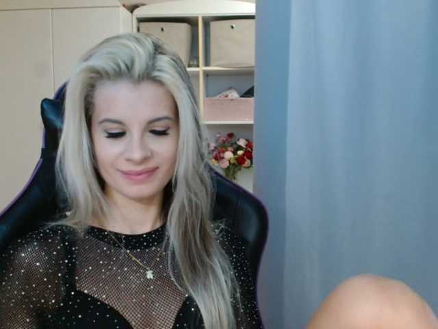KristineNatural live cam on BongaCams