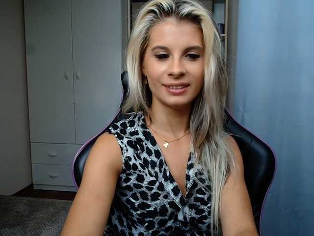 KristineNatural live cam on BongaCams