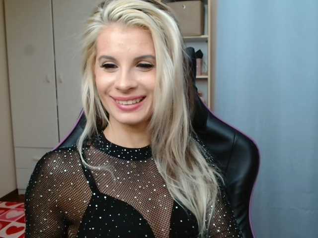 KristineNatural live cam on BongaCams