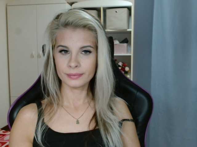 KristineNatural live cam on BongaCams