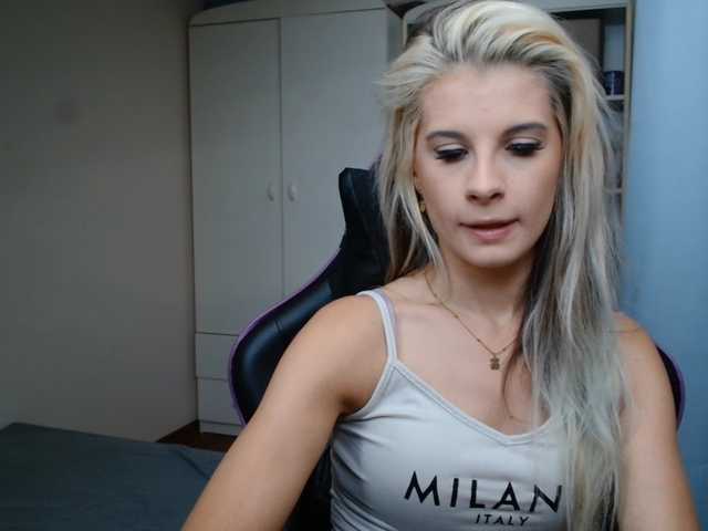 KristineNatural live webcam show