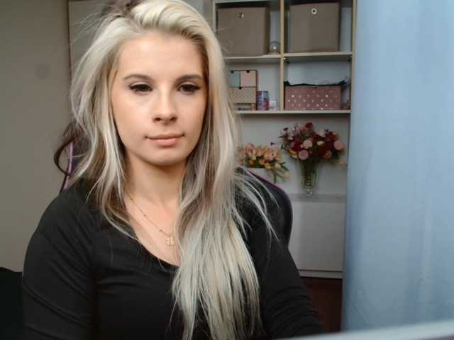 KristineNatural live cam on BongaCams