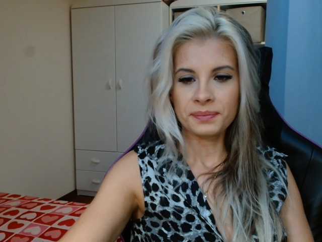 KristineNatural live cam on BongaCams