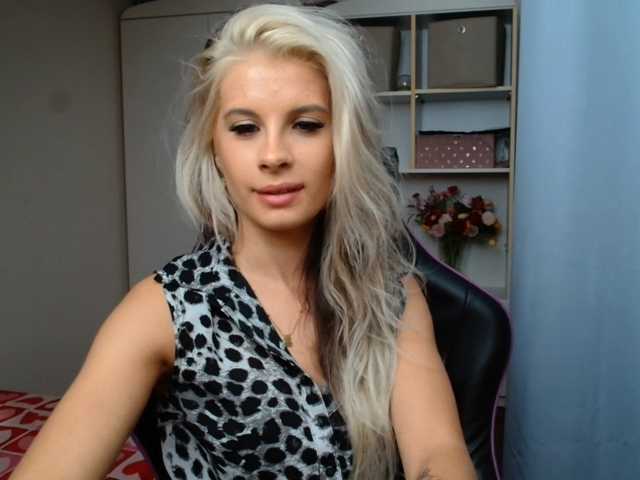 KristineNatural live cam on BongaCams