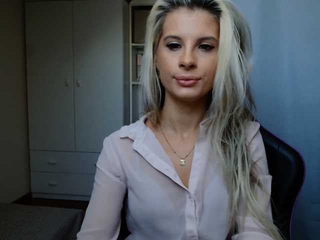 KristineNatural live cam on BongaCams