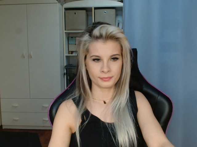 KristineNatural's BongaCams show and profile