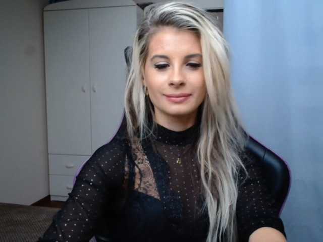 KristineNatural live cam on BongaCams