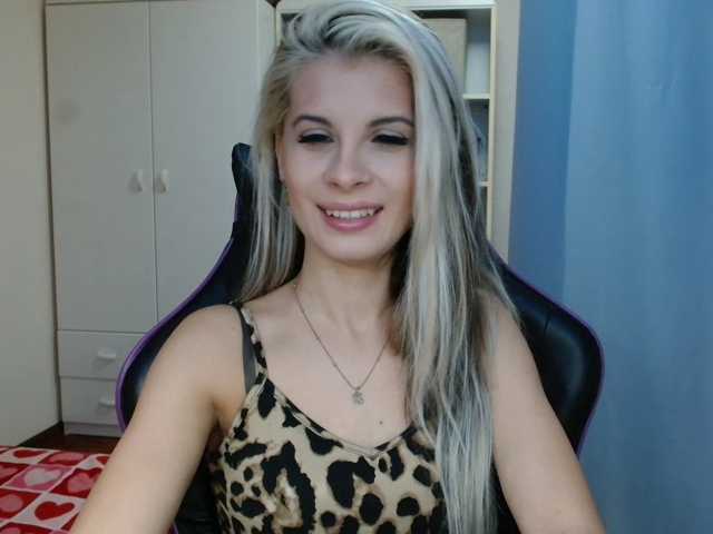 KristineNatural live cam on BongaCams