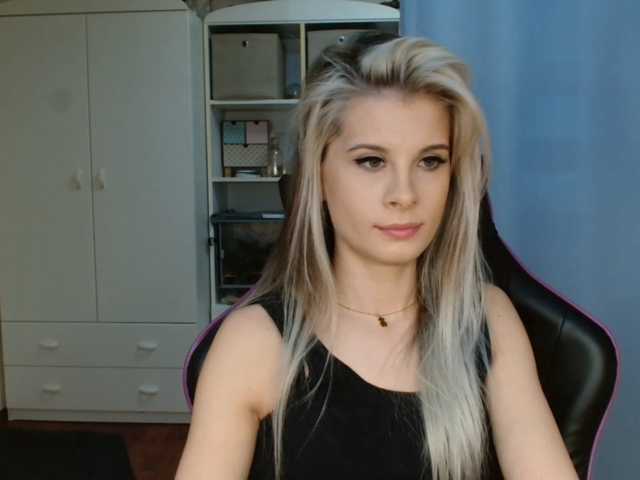 KristineNatural's BongaCams show and profile