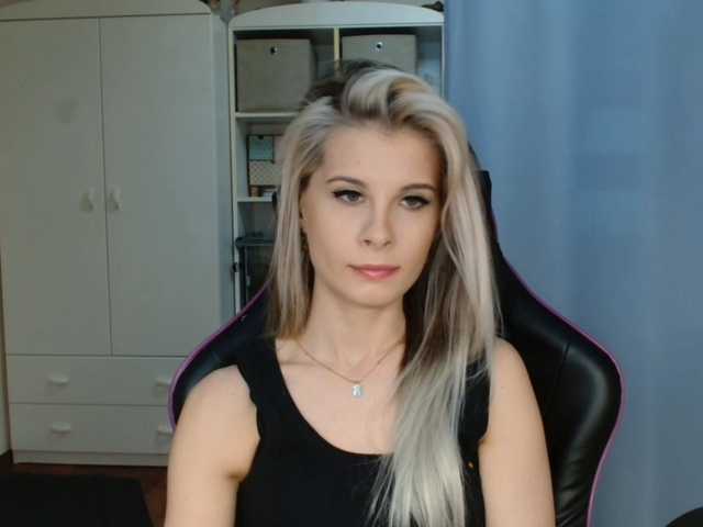 KristineNatural's BongaCams show and profile